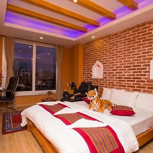 Deluxe King Suite